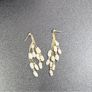 14k Gold Rice Pearl earring